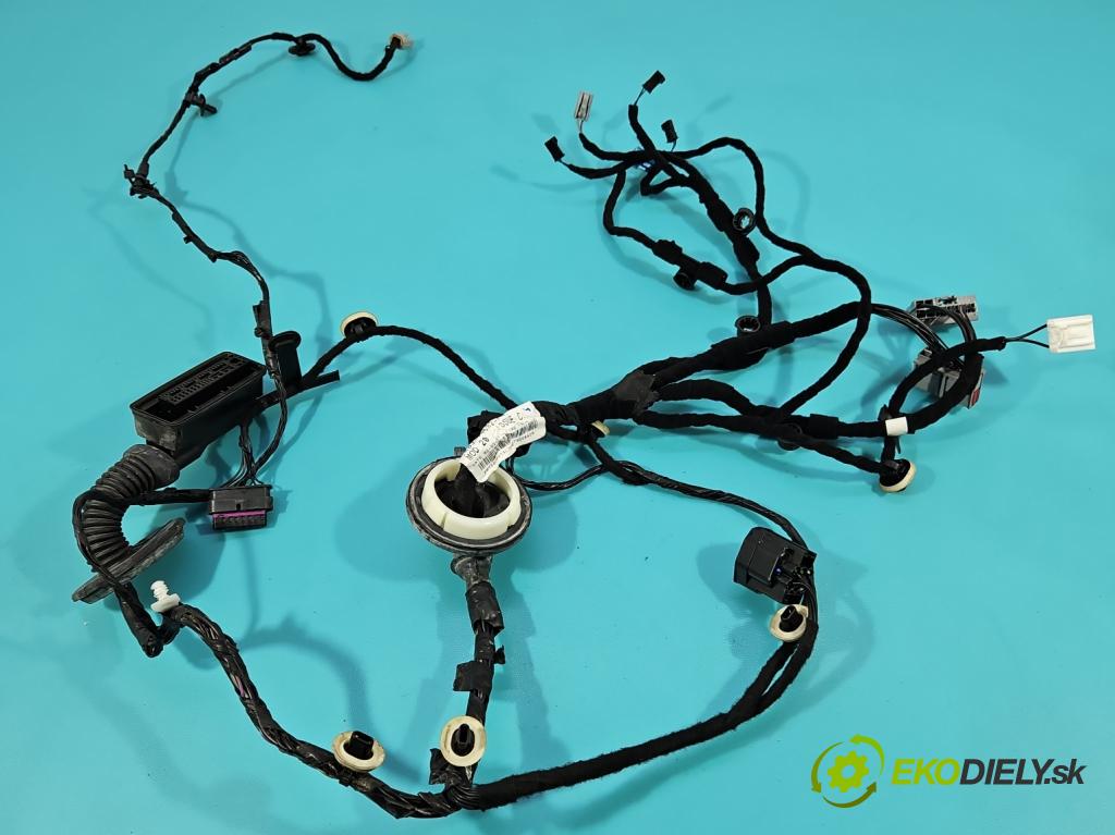 Jaguar F-Pace 16- 2.0d 241KM automatic 177 kW 1999 cm3 5- Balíček: dveře zadní pravých JK83-14632-FC