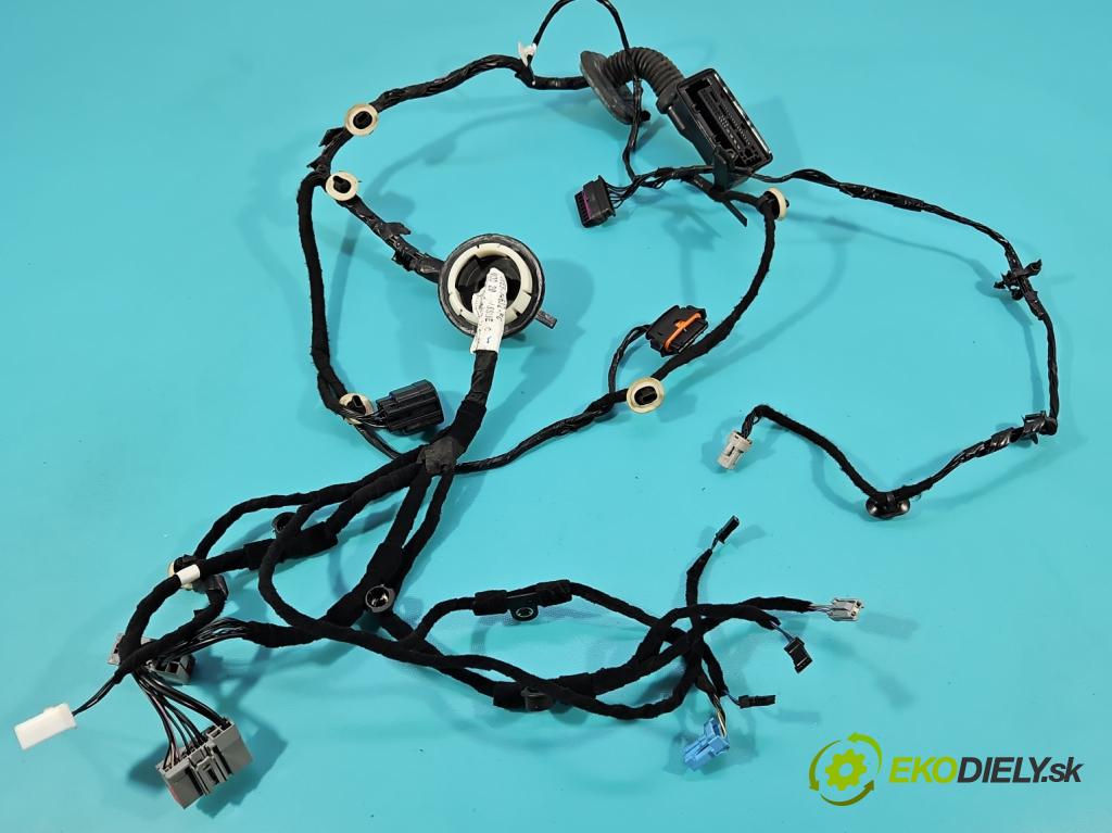 Jaguar F-Pace 16- 2.0d 241KM automatic 177 kW 1999 cm3 5- Balíček: dveře zadní pravých JK83-14632-FC