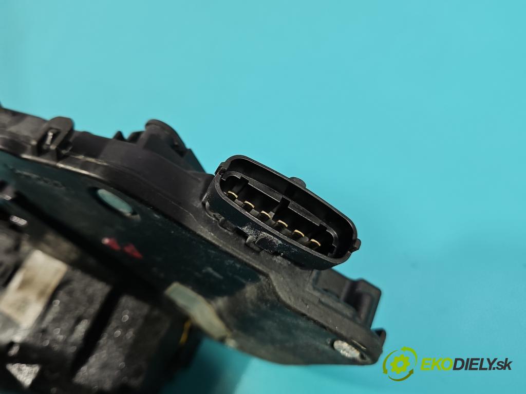 Jaguar F-Pace 16- 2.0d 241KM automatic 177 kW 1999 cm3 5- zámok predné pravý HK83-203A28-JC