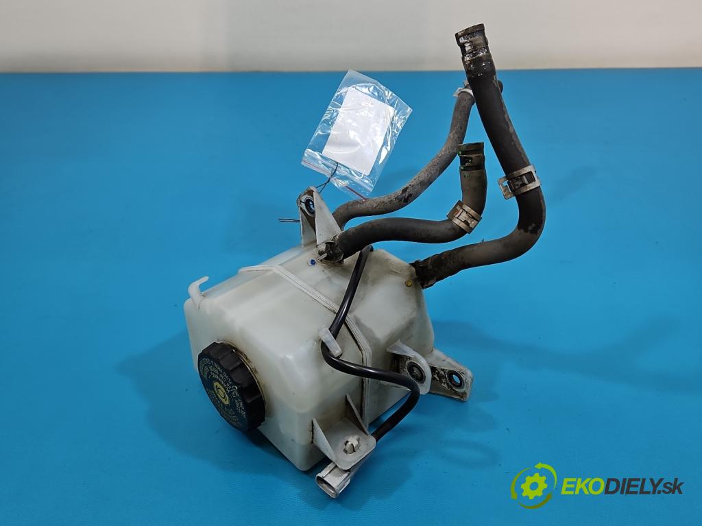 Lexus NX I 2014-2021 2.5 16V 155 hp automatic 114 kW 2494 cm3 5- nádržka tekutina: brzdový 