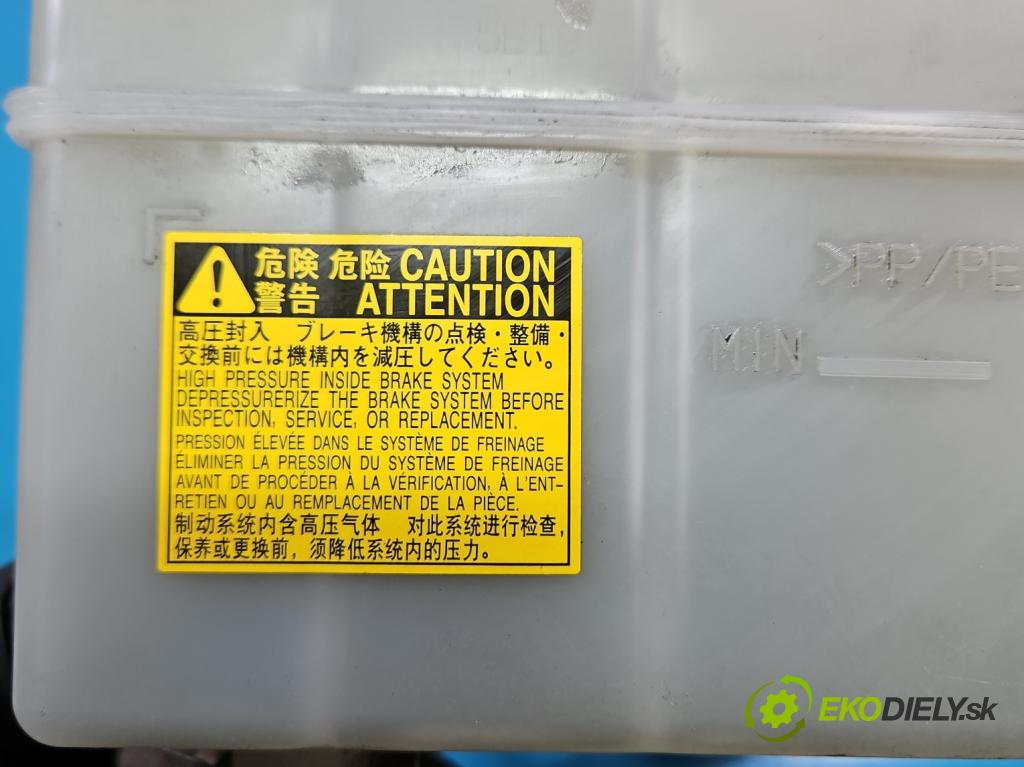 Lexus NX I 2014-2021 2.5 16V 155 hp automatic 114 kW 2494 cm3 5- nádržka tekutina: brzdový