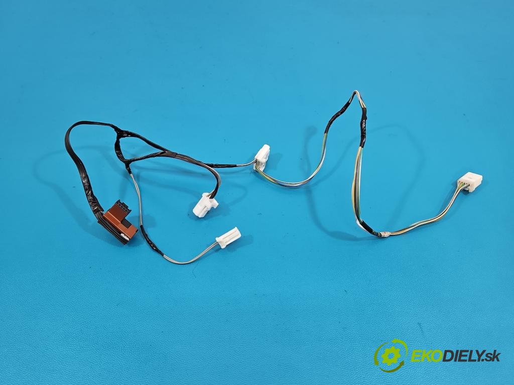 Lexus NX I 2014-2021 2.5 16V 155 HP automatic 114 kW 2494 cm3 5- Zväzok: ostatné 82212-78010