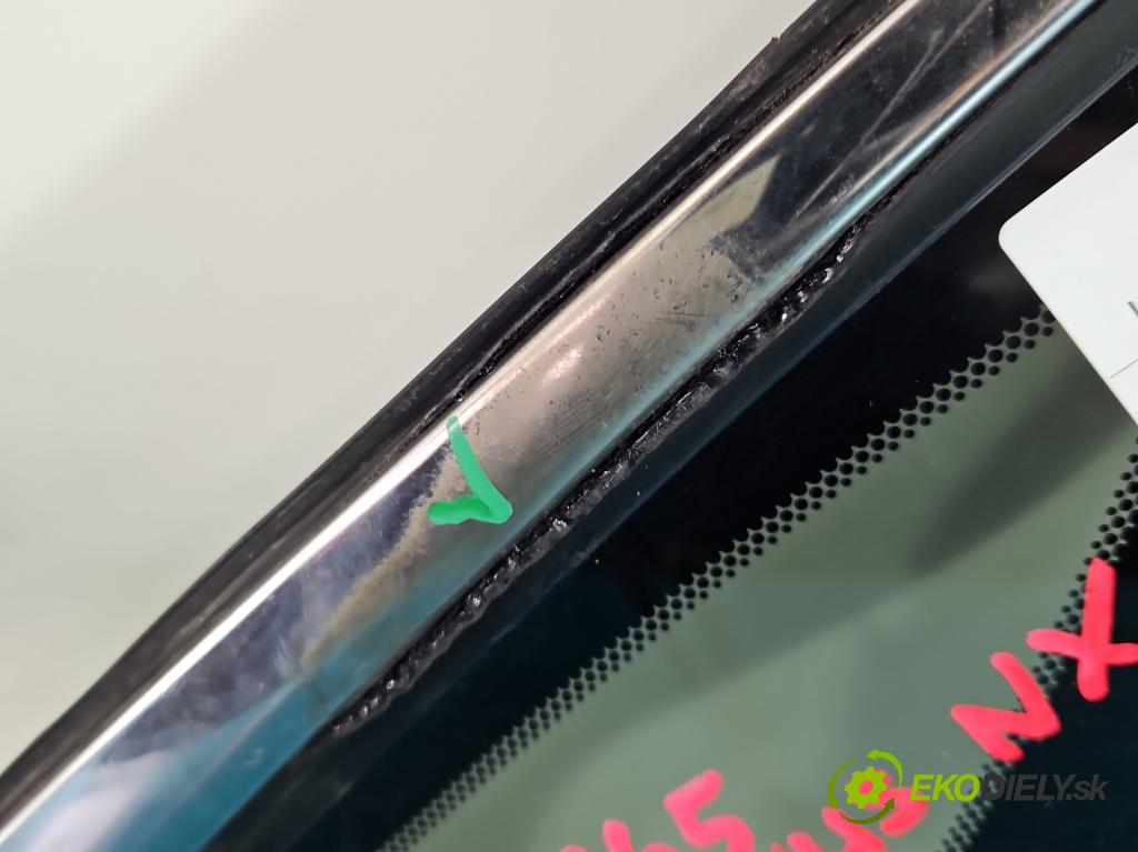 Lexus NX I 2014-2021 2.5 16V 155 HP automatic 114 kW 2494 cm3 5- sklo zadné pravé