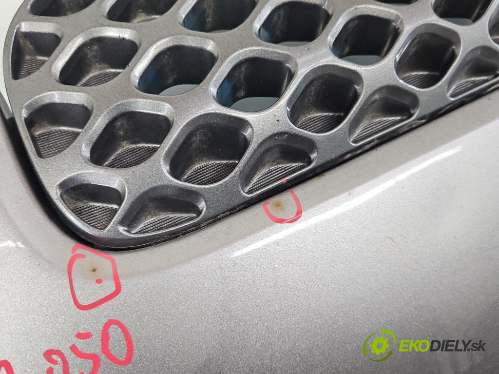 Toyota Yaris I 1999-2005 1.0 vvti 65 hp manual 48 kW 998 cm3 5- kapota přední