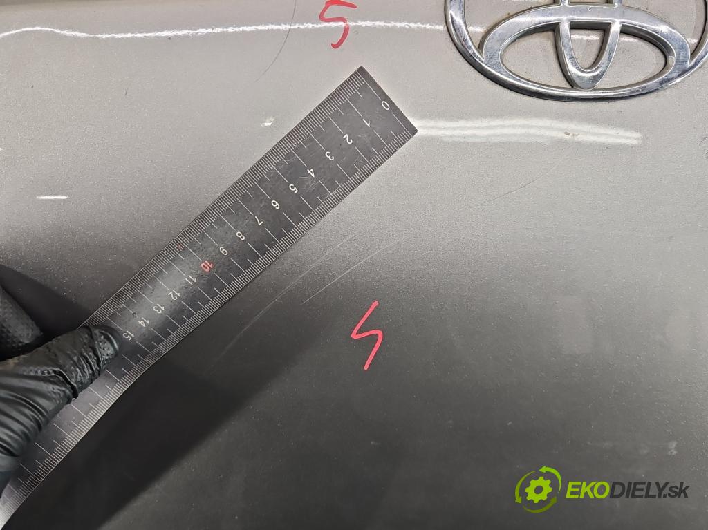 Toyota Yaris I 1999-2005 1.0 vvti 65 hp manual 48 kW 998 cm3 5- kapota přední