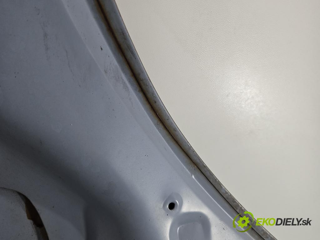 Toyota Yaris I 1999-2005 1.0 vvti 65 hp manual 48 kW 998 cm3 5- kapota přední