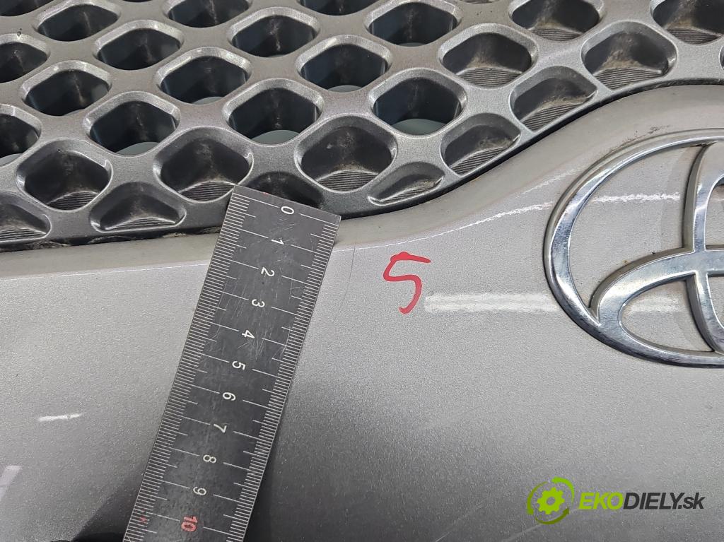 Toyota Yaris I 1999-2005 1.0 vvti 65 hp manual 48 kW 998 cm3 5- kapota přední