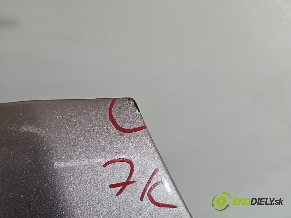 Toyota Yaris I 1999-2005 1.0 vvti 65 hp manual 48 kW 998 cm3 5- kapota přední