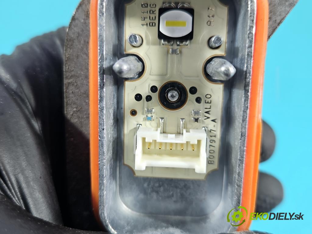 Bmw i3 2013–2022 0.0 elektrický: 170 HP automatic 125 kW 1 cm3 5- modul lampy: 90035102