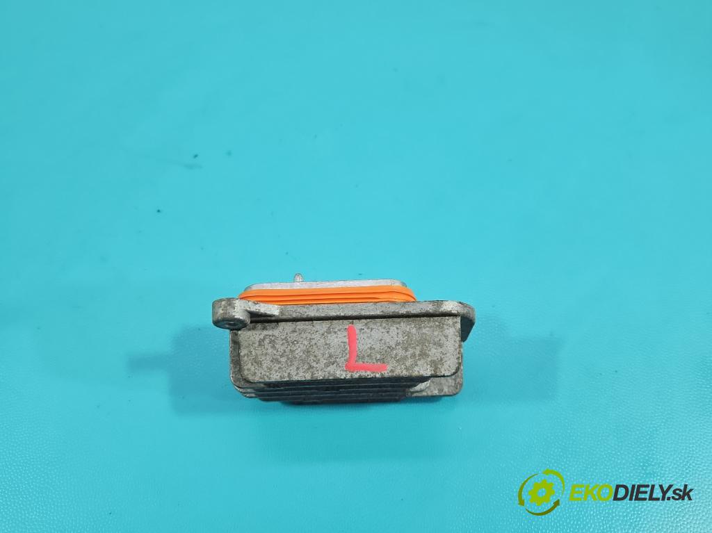 Bmw i3 2013–2022 0.0 elektrický: 170 hp automatic 125 kW 1 cm3 5- modul lampy: 90035101