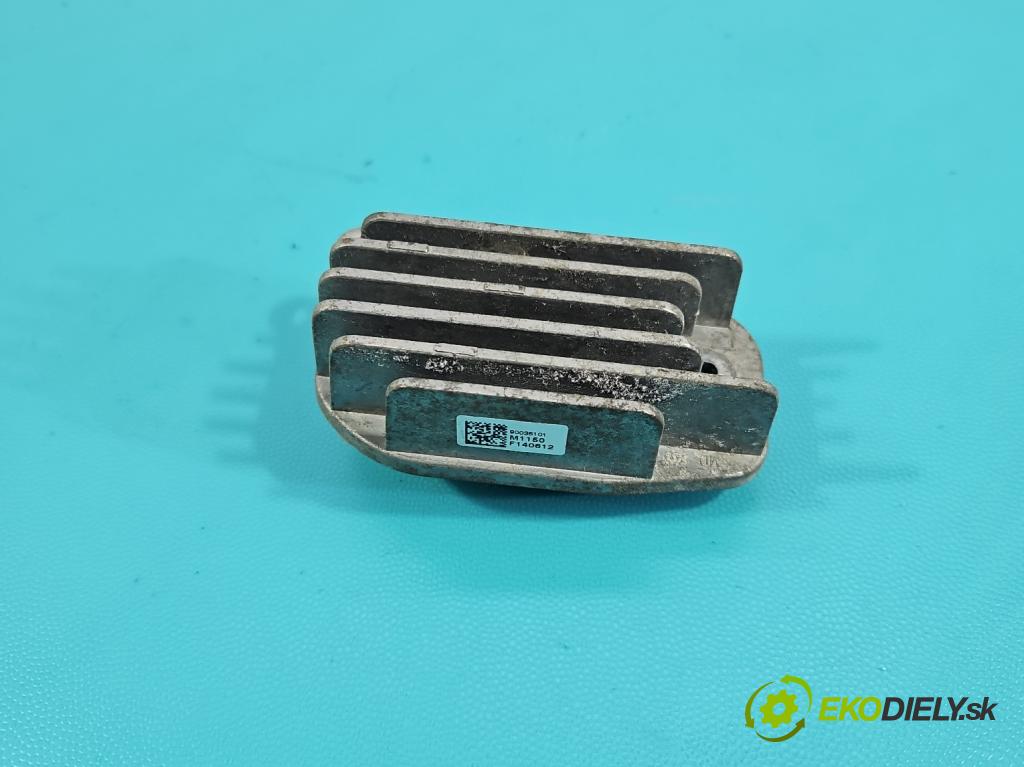 Bmw i3 2013–2022 0.0 elektrický: 170 hp automatic 125 kW 1 cm3 5- modul lampy: 90035101