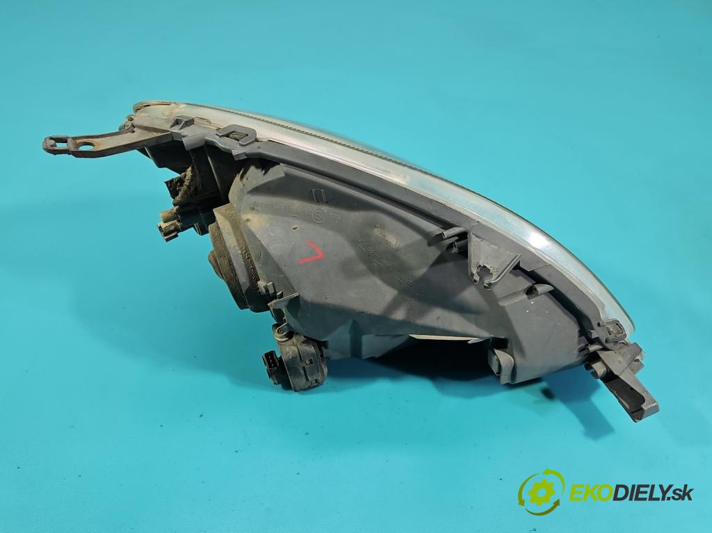 Toyota Yaris I 1999-2005 1.0 vvti 65 HP manual 48 kW 998 cm3 5- Reflektor: ľavý  (Kľučka dverí ostatné)