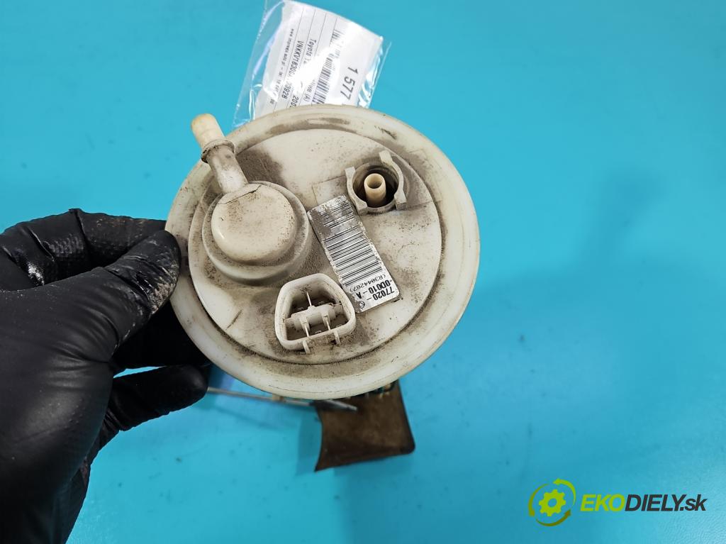 Toyota Yaris I 1999-2005 1.0 vvti 65 HP manual 48 kW 998 cm3 5- čerpadlo palivo 77020-0D010-A