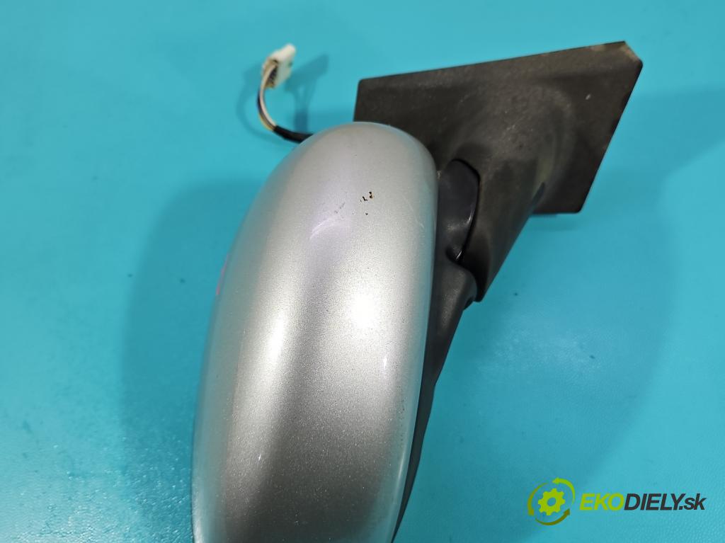 Fiat Idea 1.4 16V 95 hp manual 70 kW 1368 cm3 5- zpětné zrcátko pravé  (Klika dveří ostatní)