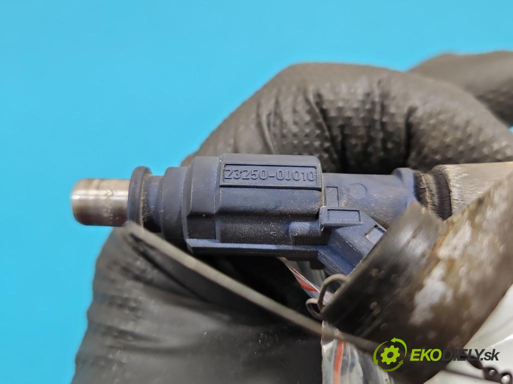 Toyota Yaris I 1999-2005 1.0 vvti 65 HP manual 48 kW 998 cm3 5- vstrek 0280156067 (Vstrekovač paliva)