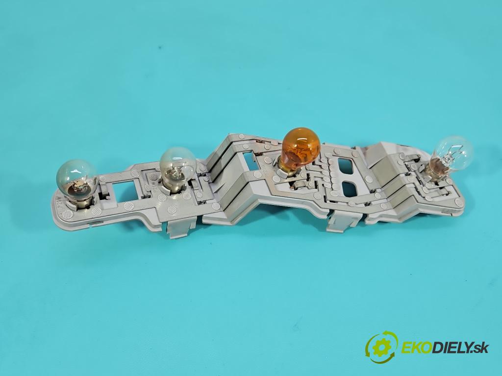 Mercedes A W169 2004-2012 2.0 cdi 109 hp manual 80 kW 1992 cm3 5- světlo zadní pravé  (Klika dveří ostatní)