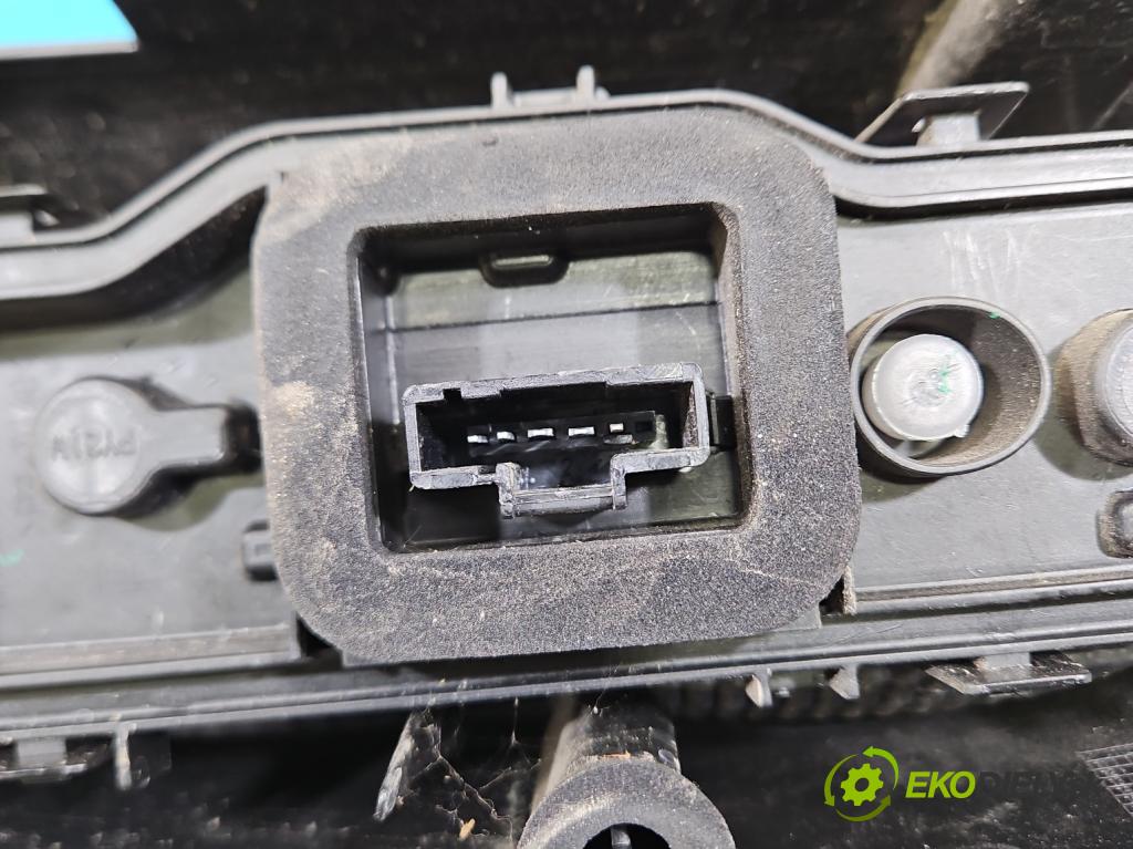 Dacia Dokker 2012- 1.5 dci 95 HP manual 70 kW 1461 cm3 5- svetlo / reflektor zadné pravé 265509604R (Kľučka dverí ostatné)