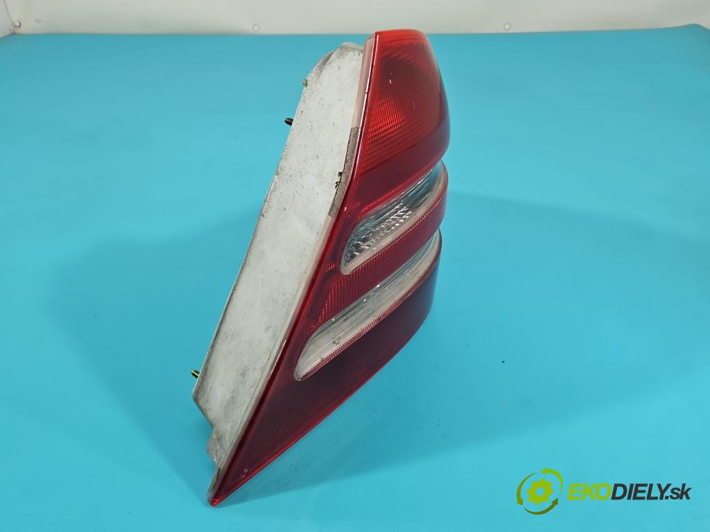 Mercedes C W203 2000-2007 2.0 kompressor 163 HP manual 120 kW 1998 cm3 4- svetlo / reflektor zadné pravé  (Kľučka dverí ostatné)