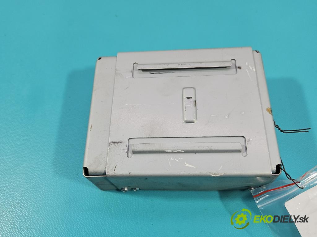 Ford Fusion USA 2012-2020 2.0 EcoBoost: 241KM automatic 177 kW 1999 cm3 4- střídač: prúd DS7T-19G317-AD