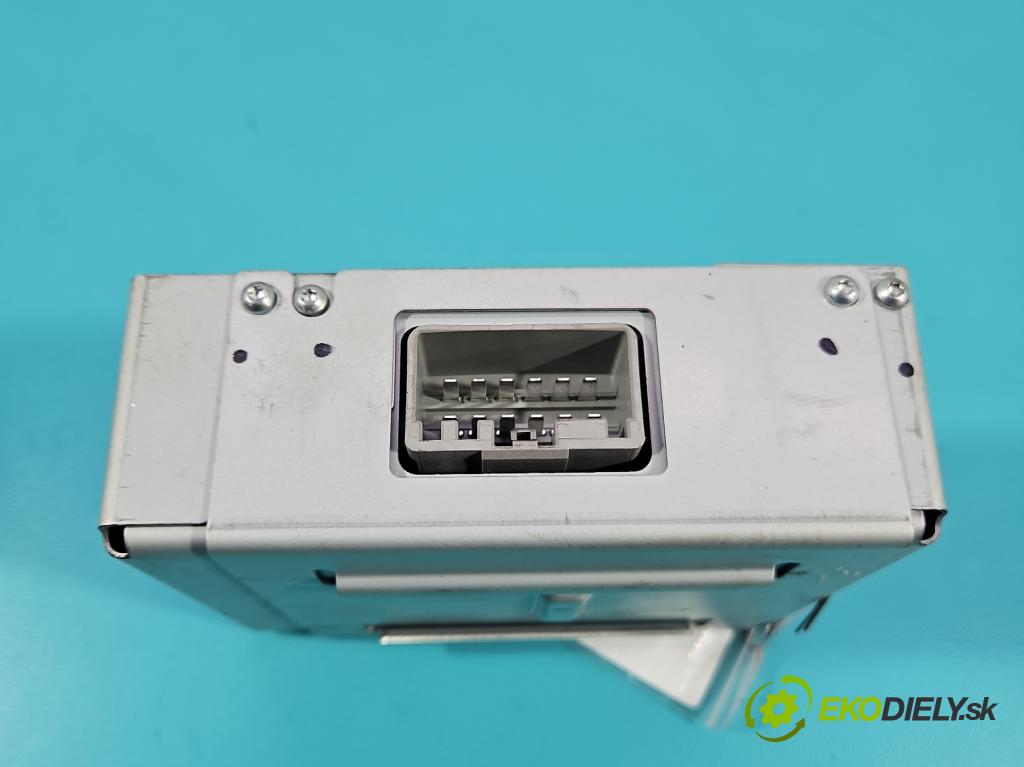 Ford Fusion USA 2012-2020 2.0 EcoBoost: 241KM automatic 177 kW 1999 cm3 4- střídač: prúd DS7T-19G317-AD