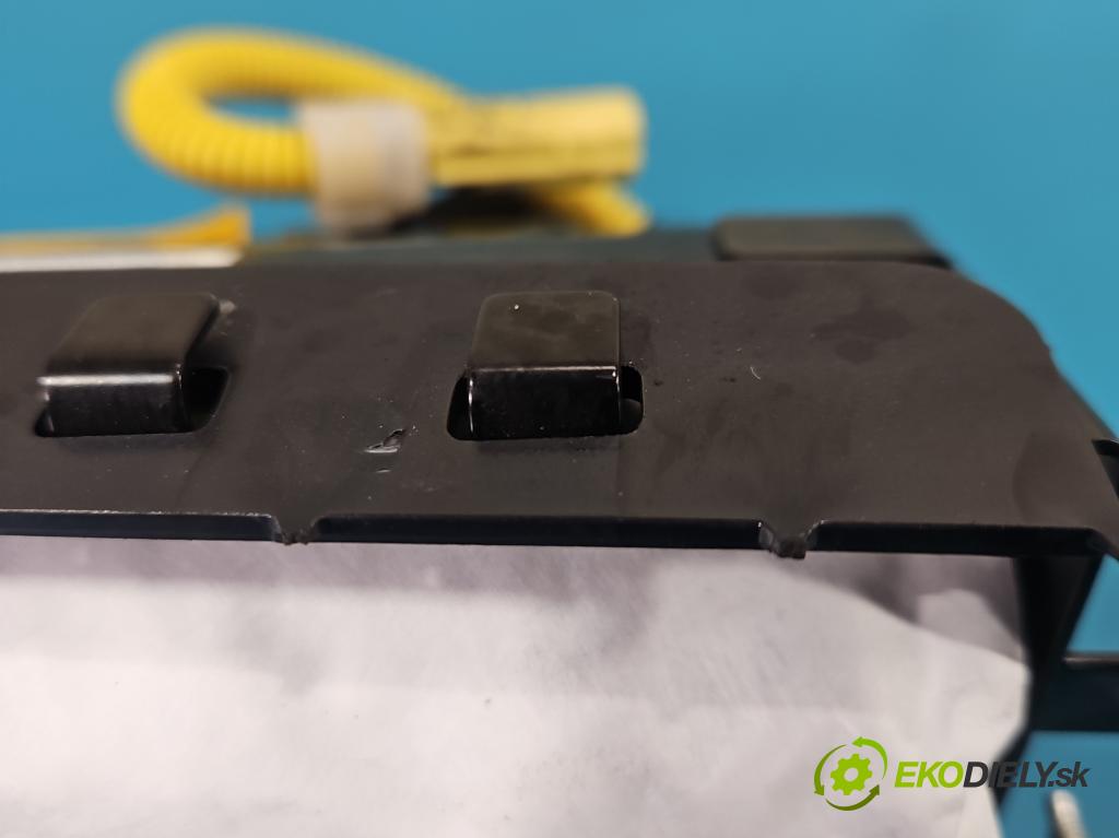 Hyundai Tucson I 2004-2009 2.0 16V XD20: 141 HP  104 kW 1975 cm3 5- airbag vzduchové soubor: