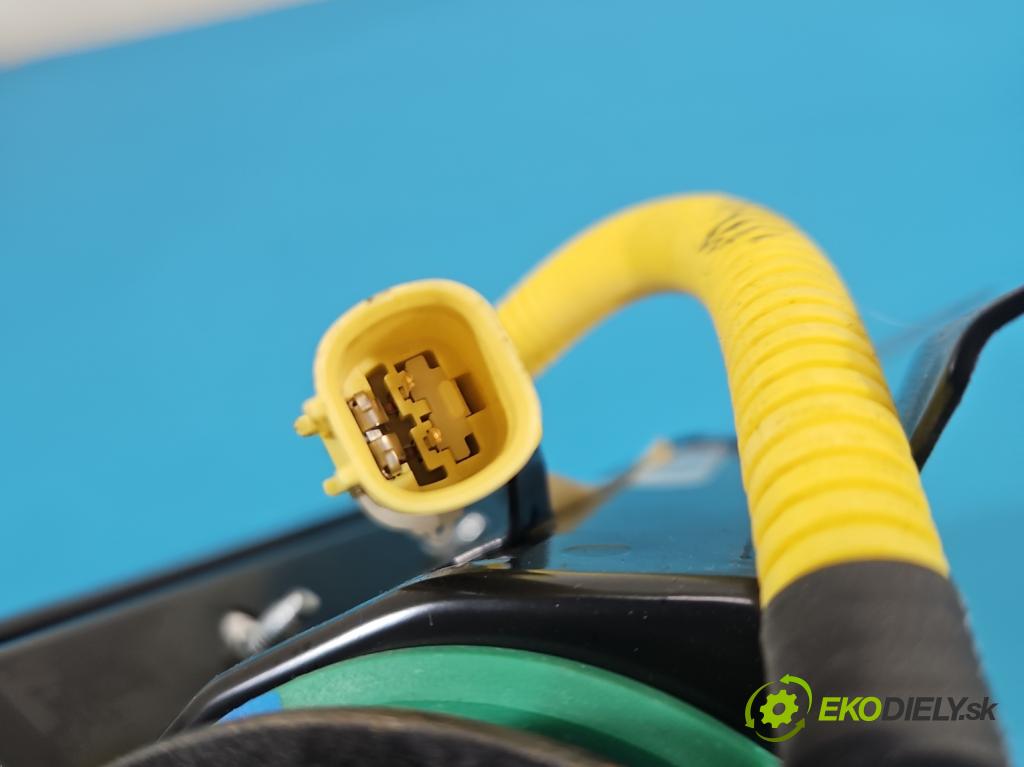 Hyundai Tucson I 2004-2009 2.0 16V XD20: 141 HP  104 kW 1975 cm3 5- airbag vzduchové soubor: