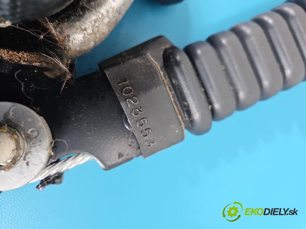 Hyundai Tucson I 2004-2009 2.0 16V XD20: 141 HP  104 kW 1975 cm3 5- airbag vzduchové soubor: