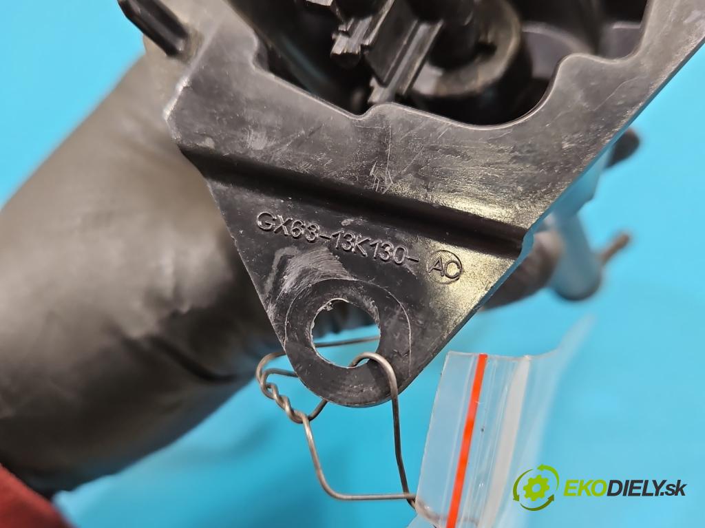 Jaguar F-Pace 16- 2.0d 241KM automatic 177 kW 1999 cm3 5- ostřikovač reflektor: pravý GX63-13K130-AC