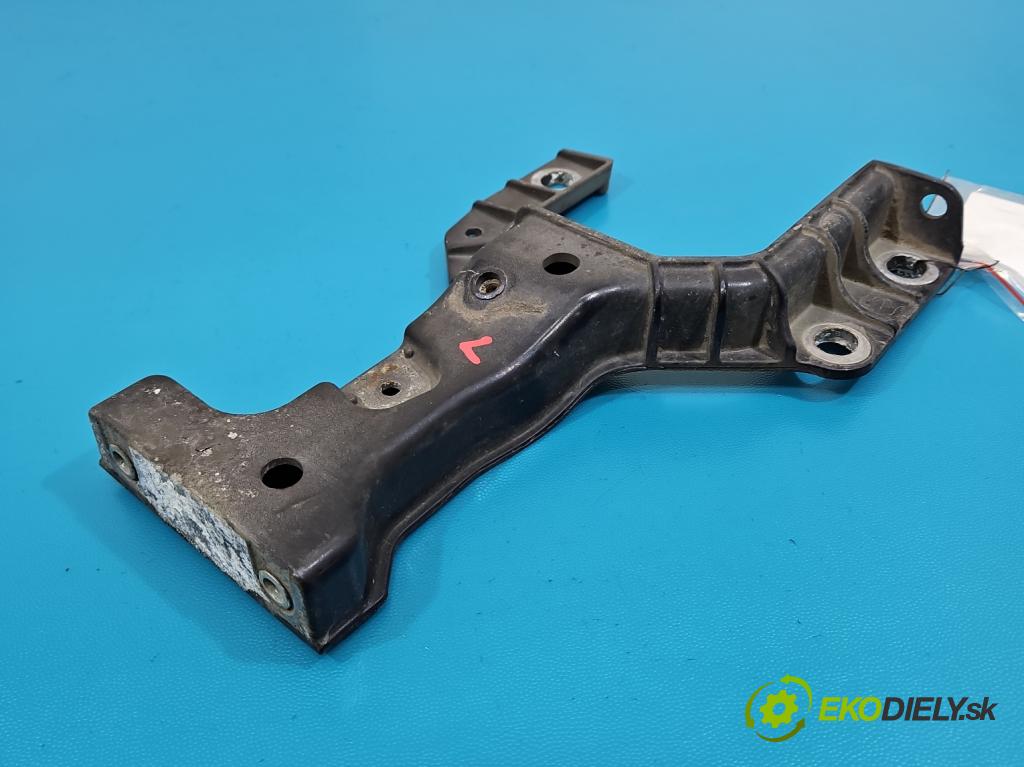 Jaguar F-Pace 16- 2.0d 241KM automatic 177 kW 1999 cm3 5- Upevnění: HK83-17K899-AD