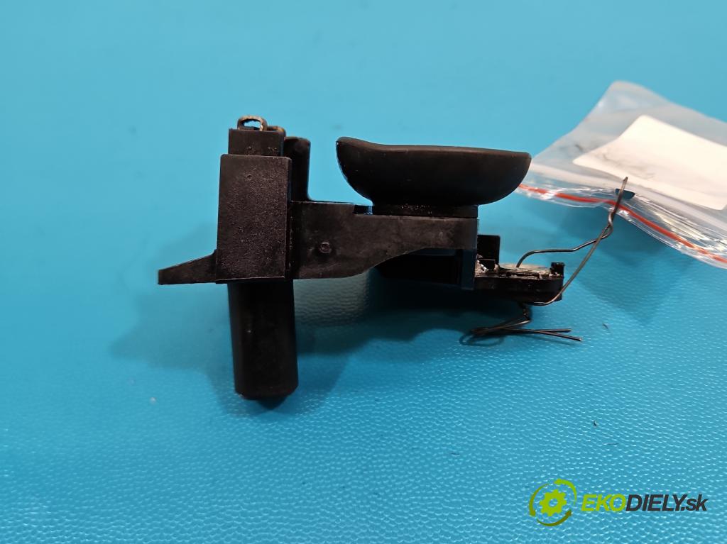 Jaguar F-Pace 16- 2.0d 241KM automatic 177 kW 1999 cm3 5- Upevnění: GX73-8K007-BE