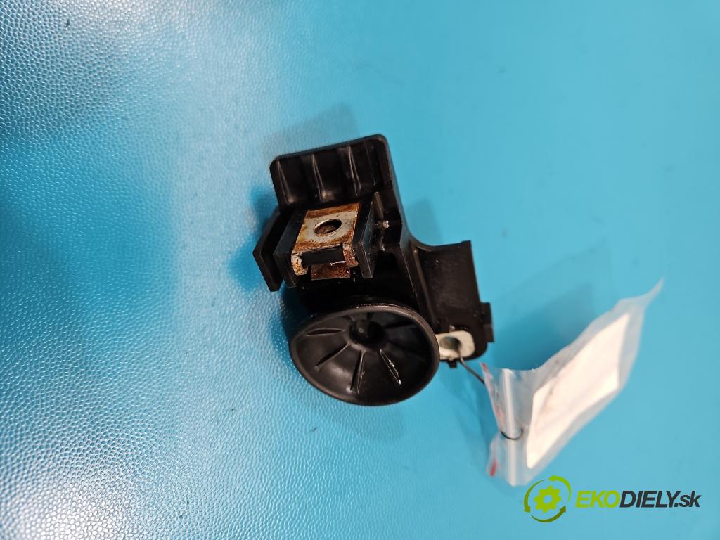 Jaguar F-Pace 16- 2.0d 241KM automatic 177 kW 1999 cm3 5- Upevnění: GX73-8K007-BE