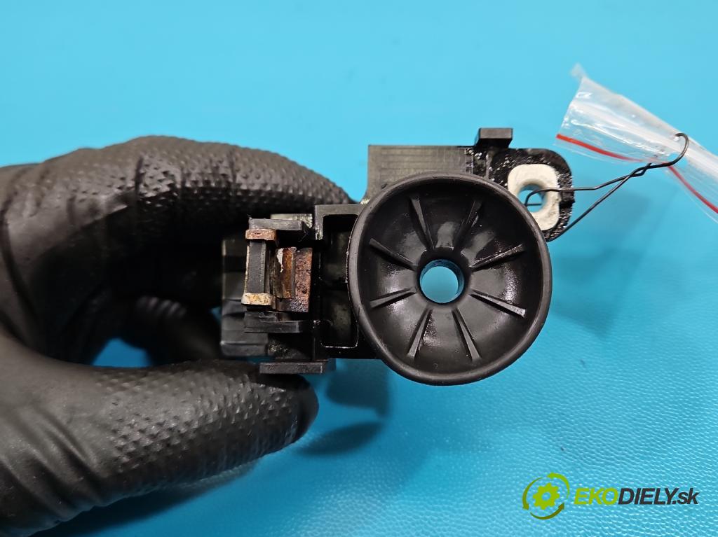 Jaguar F-Pace 16- 2.0d 241KM automatic 177 kW 1999 cm3 5- Upevnění: GX73-8K007-BE