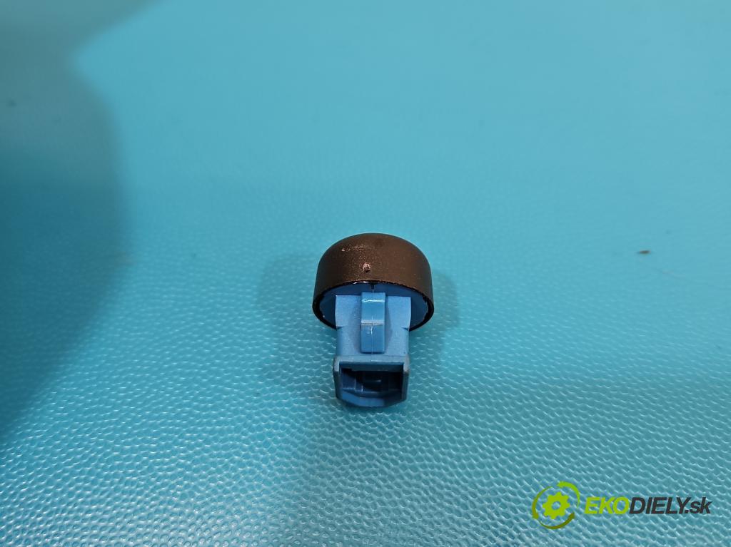 Jaguar F-Pace 16- 2.0d 241KM automatic 177 kW 1999 cm3 5- snímač stmievania