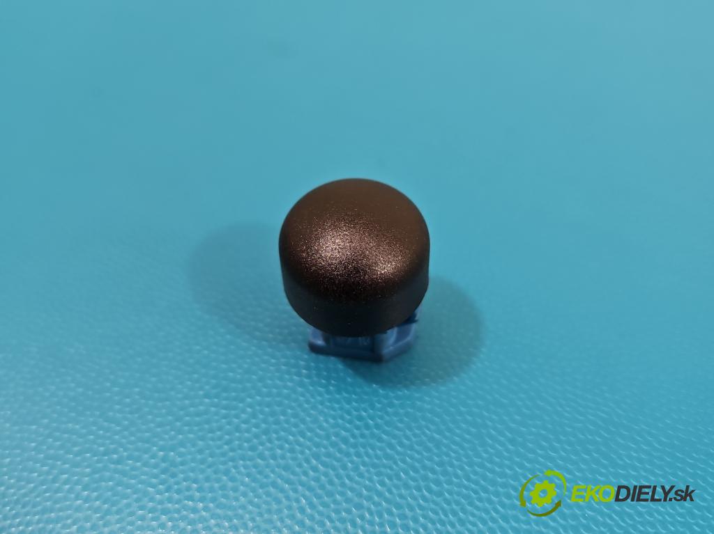 Jaguar F-Pace 16- 2.0d 241KM automatic 177 kW 1999 cm3 5- snímač stmievania 