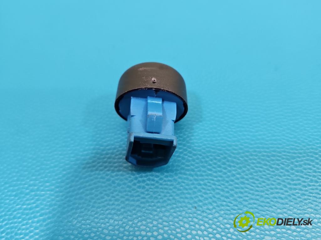 Jaguar F-Pace 16- 2.0d 241KM automatic 177 kW 1999 cm3 5- snímač stmievania