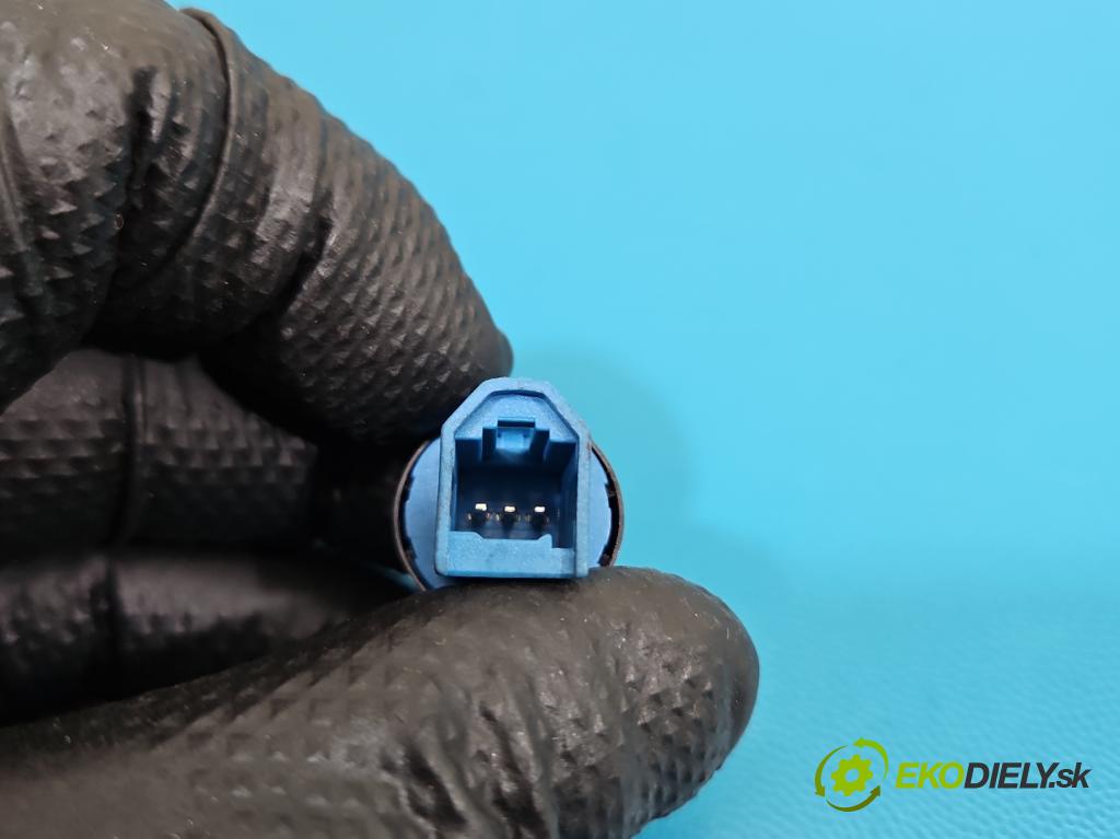 Jaguar F-Pace 16- 2.0d 241KM automatic 177 kW 1999 cm3 5- snímač stmievania