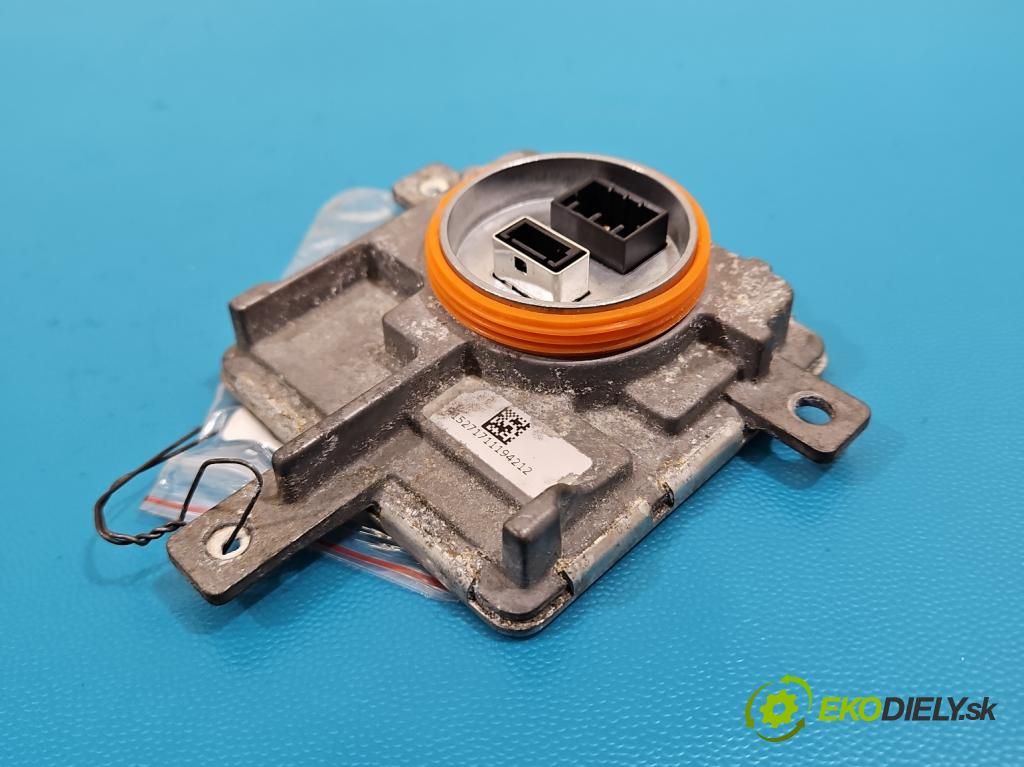 Jaguar F-Pace 16- 2.0d 241KM automatic 177 kW 1999 cm3 5- měnič xenon 1036060061 (Řídící jednotka xenonu)