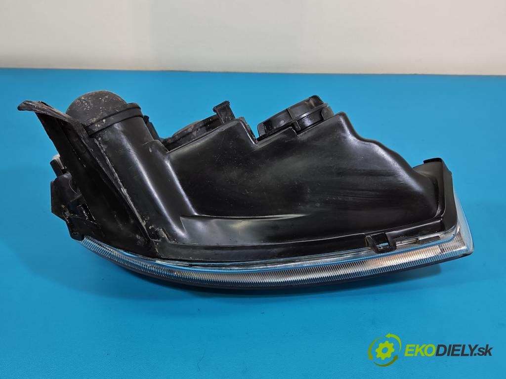 Opel Corsa C 2000-2006 1.2 16V 75 hp manual 55 kW 1199 cm3 3- světlo levý  (Klika dveří ostatní)