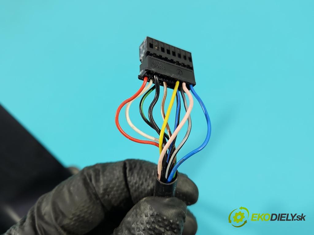 Audi A5 8T 2007-2016 1.8 TFSI 170 HP manual 125 kW 1798 cm3 2- zrkadlo pravé  (Kľučka dverí ostatné)