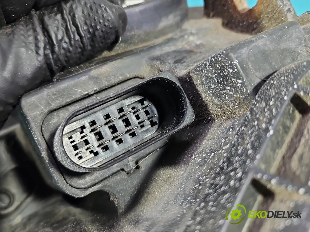 Audi A5 8T 2007-2016 1.8 TFSI 170 HP manual 125 kW 1798 cm3 2- Reflektor: ľavý 8T0941003AD (Kľučka dverí ostatné)