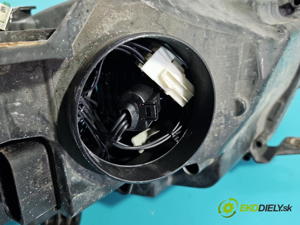 Audi A5 8T 2007-2016 1.8 TFSI 170 HP manual 125 kW 1798 cm3 2- Reflektor: pravý 8T0941004AD (Svetlo predné pravé)