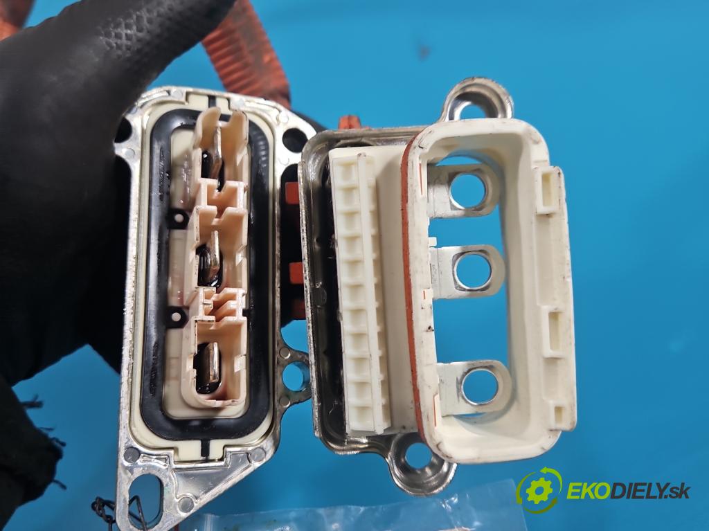 Lexus NX I 2014-2021 2.5 16V 155 HP automatic 114 kW 2494 cm3 5- Zväzok: ostatné G1148-48070A