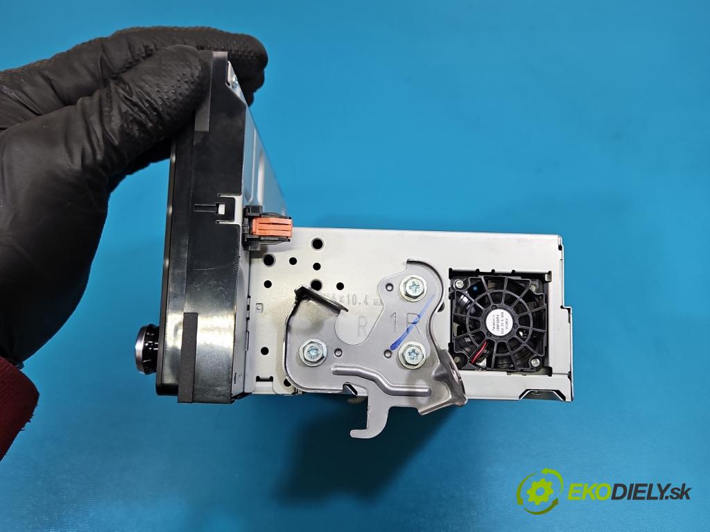 Toyota Corolla E21 2019- 1.8 16V 98 HP automatic 72 kW 1798 cm3 4- Radio originál 86140-02820