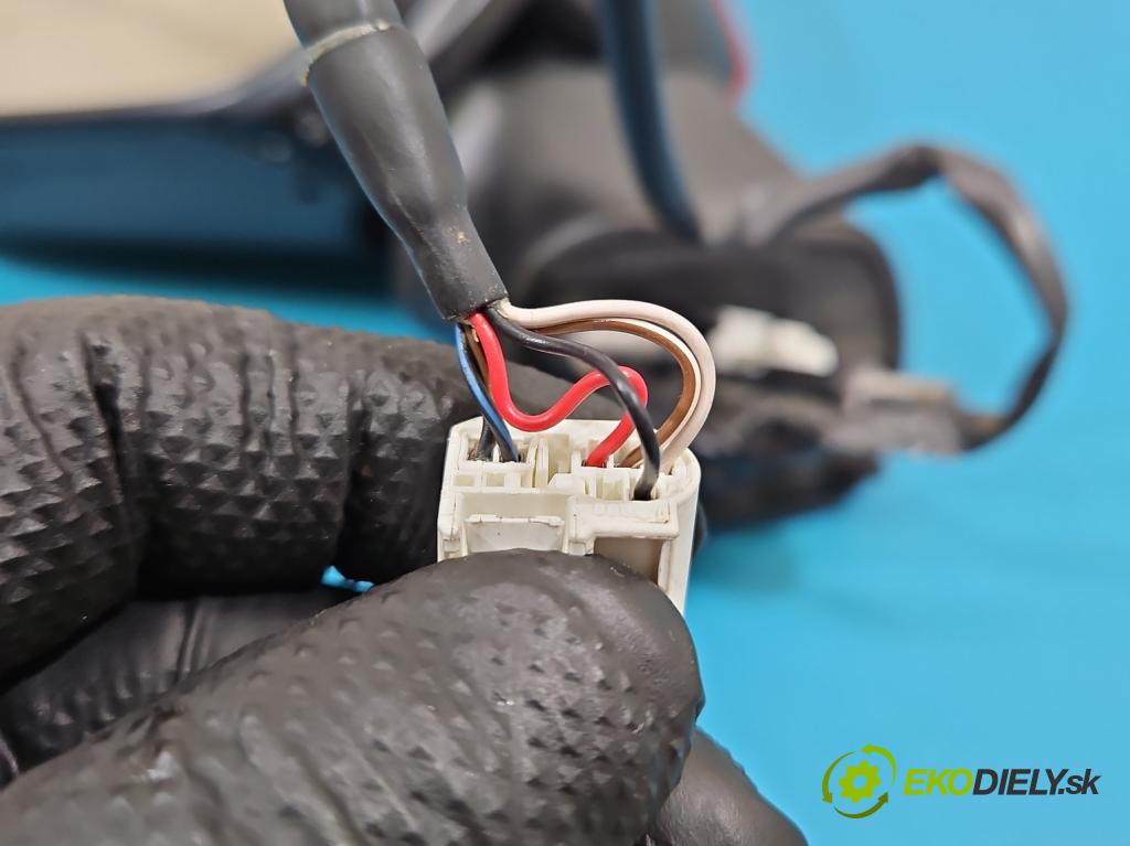 Toyota Corolla E21 2019- 1.8 16V 98 HP automatic 72 kW 1798 cm3 4- zrkadlo ľavé  (Kľučka dverí ostatné)