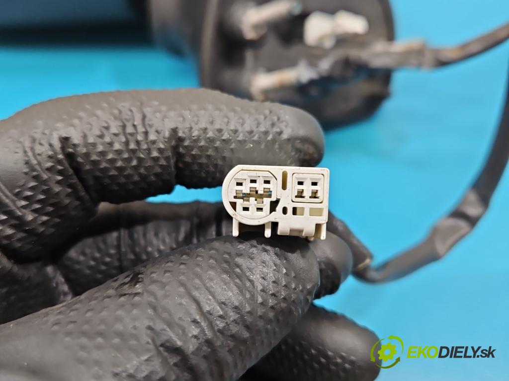 Toyota Corolla E21 2019- 1.8 16V 98 HP automatic 72 kW 1798 cm3 4- zrkadlo ľavé  (Kľučka dverí ostatné)