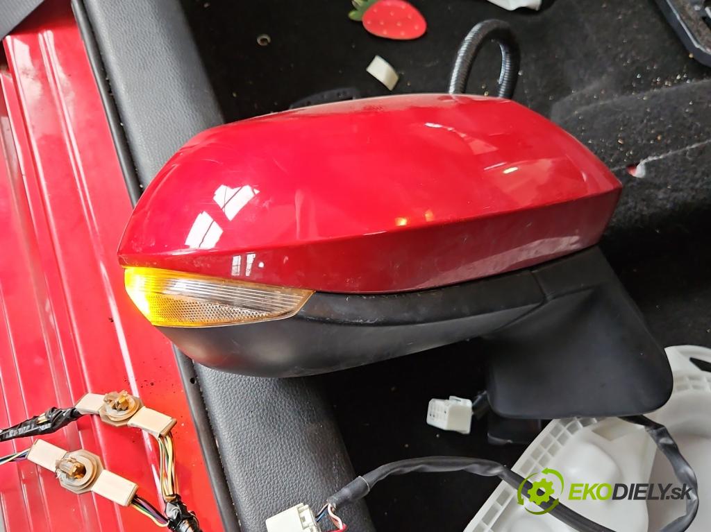 Toyota Corolla E21 2019- 1.8 16V 98 HP automatic 72 kW 1798 cm3 4- zrkadlo pravé  (Kľučka dverí ostatné)