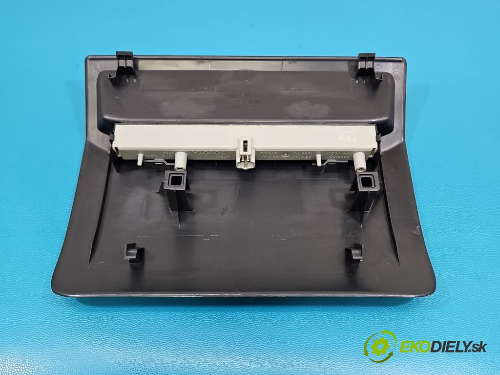 Toyota Corolla E21 2019- 1.8 16V 98 HP automatic 72 kW 1798 cm3 4- světlo: stop: 81977-12220