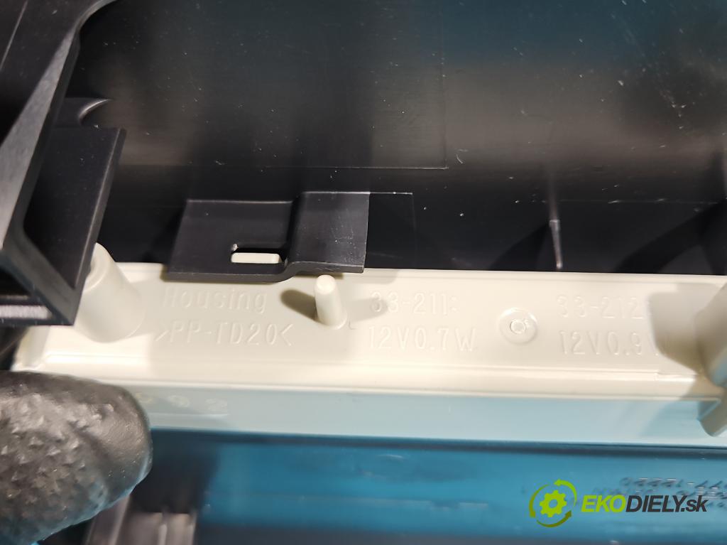 Toyota Corolla E21 2019- 1.8 16V 98 HP automatic 72 kW 1798 cm3 4- světlo: stop: 81977-12220