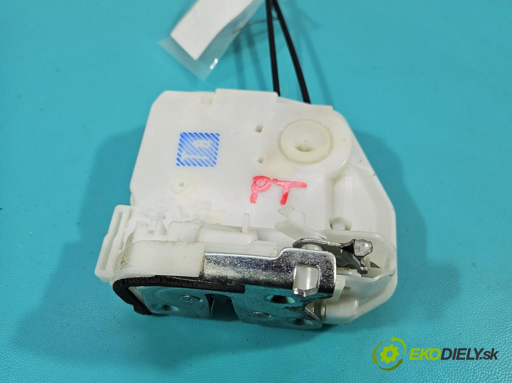 Mitsubishi Eclipse Cross  1.5 T 163 HP manual 120 kW 1499 cm3 5- zámok zadné pravý