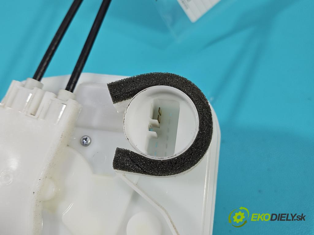 Mitsubishi Eclipse Cross  1.5 T 163 HP manual 120 kW 1499 cm3 5- zámok zadné pravý